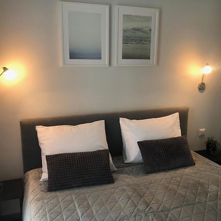 Cosy 1 Bedroom Apartment In The Heart Of Old Town With Parking Каунас Экстерьер фото