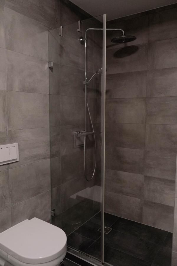 Cosy 1 Bedroom Apartment In The Heart Of Old Town With Parking Каунас Экстерьер фото